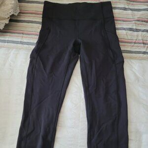 Lululemon capris size 6 NWOT